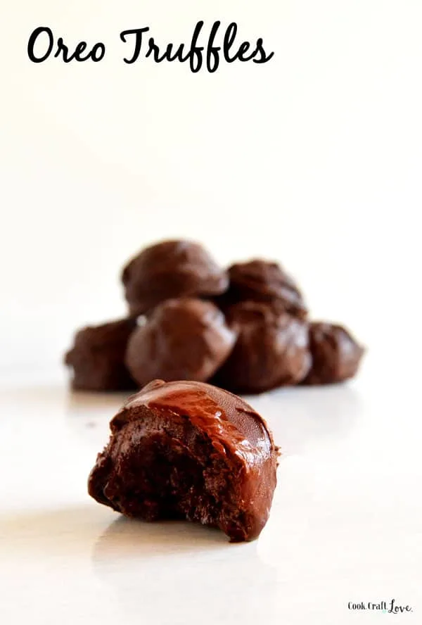 Bring these delicious and easy Oreo truffles to your next holiday cocktail party or special occasion and impress all your friends!