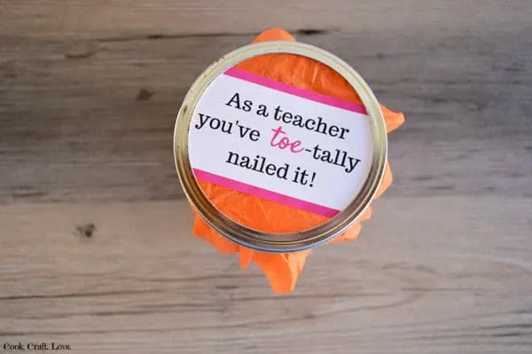 Teacher Appreciation Week is next week and our teacher's work so hard they deserve a little appreciation for all they do!  Do you have a teacher in your life who needs some lovin' and pampering?  Give her a manicure in a jar!  Then she'll have pretty nails while grading all those papers!