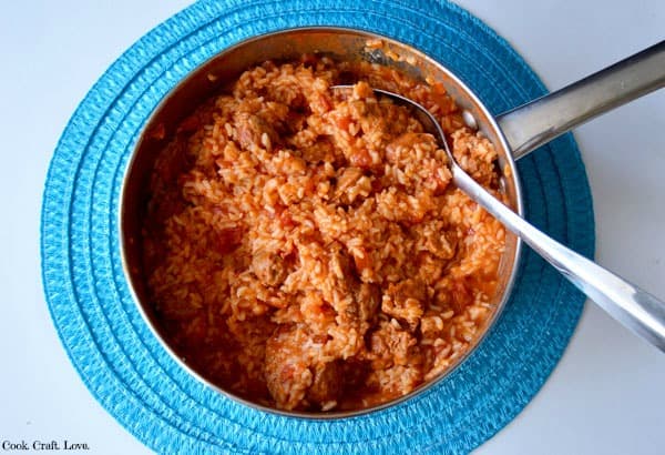 Any one pot recipe is a good recipe in my book so this easy one pot jambalaya recipe will quickly become your family's new favorite jambalaya recipe!