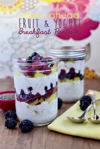 fruit yogurt breakfast parfait