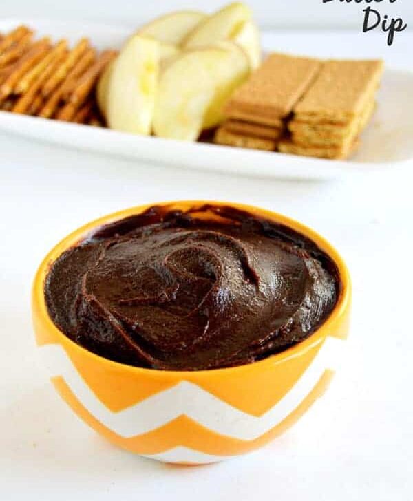 Get all the taste of brownies with less effort with this easy and fantastic 5 ingredient brownie batter dip!