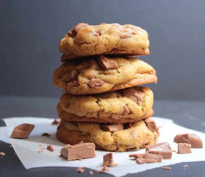 The-Best-Soft-Chewy-Chocolate-Chunk-Cookies