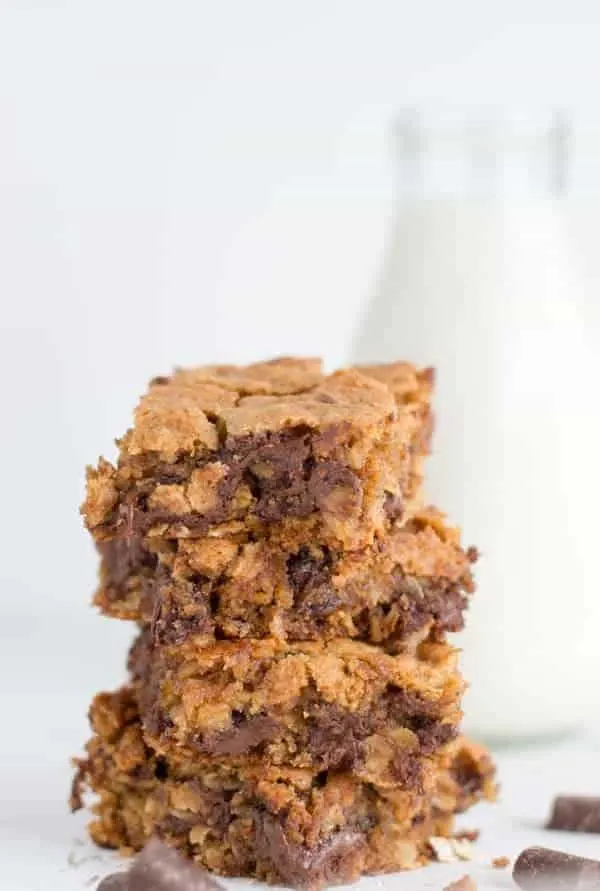 Oatmeal chocolate chunk bars deliver a gooey chocolate flavor with a hint of cinnamon and the perfect crunch from the oatmeal. 