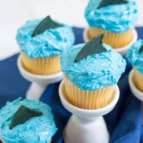 These adorable and simple cupcakes are perfect for your next Shark Week viewing party or day at the beach!