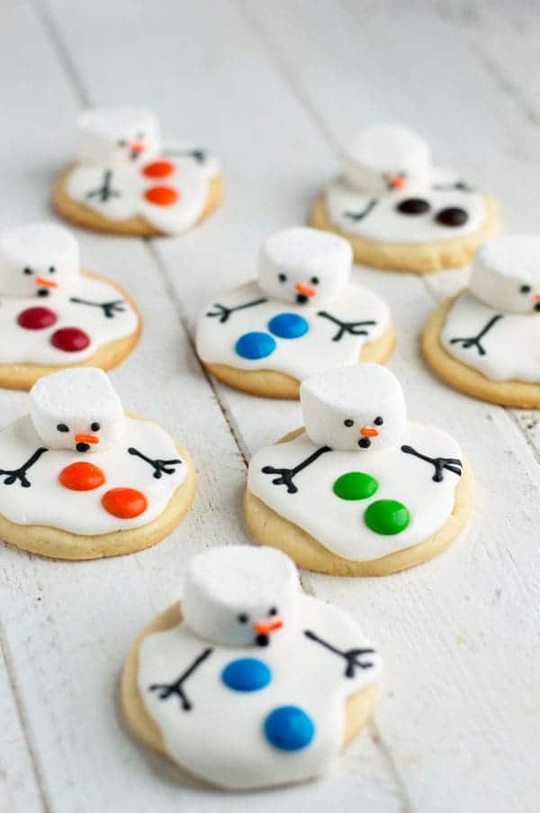These melted snowman cookies are the perfect treat for a snowy winter's day when you're wishing it was spring!
