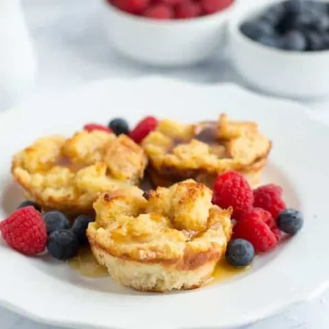These french toast muffins will convert even the most stubborn french toast hater in your house! Perfect for a quick, mess free breakfast or brunch baked up in the oven!